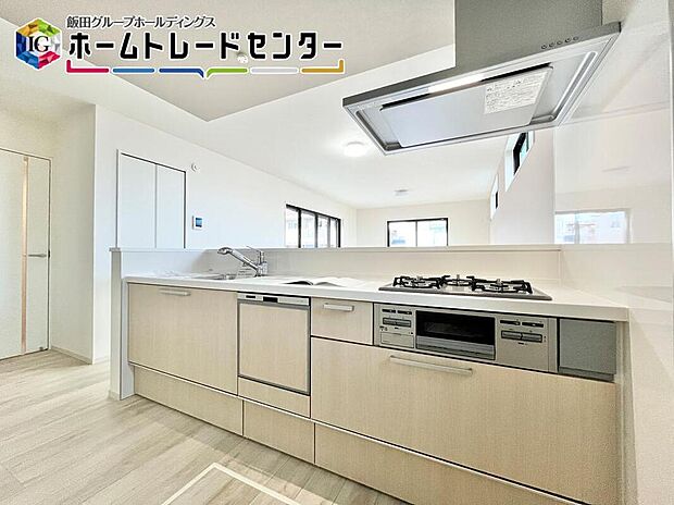 【キッチン】家事の時短にの強い味方♪食洗器付き♪スライド収納で大きなお鍋も出し入れがスムーズ♪