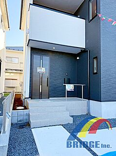 玄関アプローチ