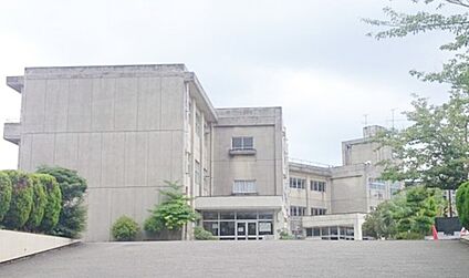 木更津市立波岡中学校 1400ｍ(徒歩18分)