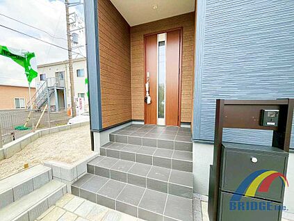 玄関　同社同等施工例写真