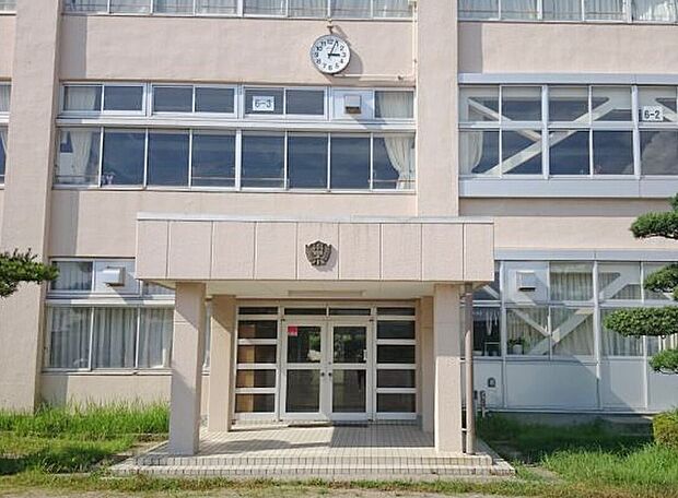 木更津市立木更津第二小学校(約1,412m)