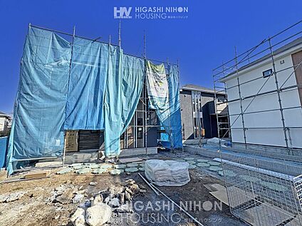 前面道路含む外観