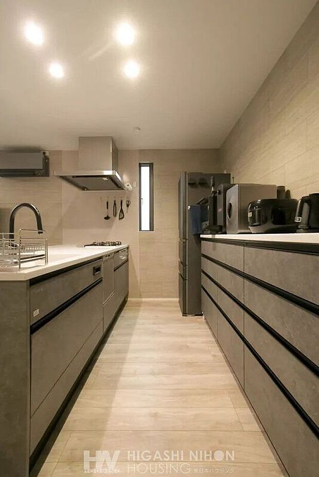 【建物プラン例 (内観写真)】間取りや設備、外観デザインなどはお客様のご希望に合わせて自由に変更可能。理想の住まいを一緒に形にしていくご提案をいたします。ご要望を反映した住まいづくりを丁寧にサポートします。お気軽にご相談ください。