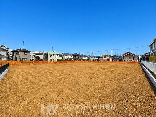 【外観】建物参考プランあり、暮らしをイメージしやすい条件付き売地です。前面や周囲のゆとりにより、開放感のある住環境が期待できます。