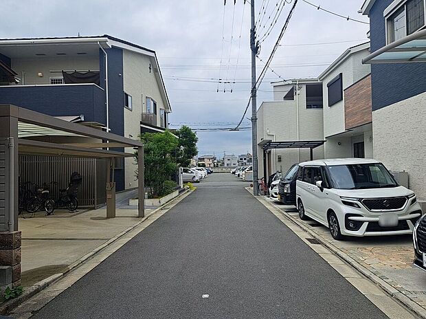 【前面道路含む外観】【解体前現地写真】センチュリーグループにて全国規模の表彰経験多数あり!当社が自信をもってお客様にピッタリの物件をご提案いたします【不動産のプロにお任せください!】