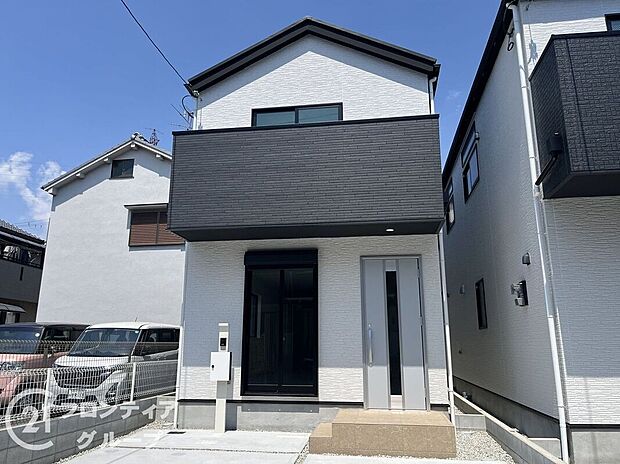 機能性とデザイン性を兼ね備えた、魅力的な新築戸建てで、住む人に快適な生活を提供し、心地よい空間を実現します