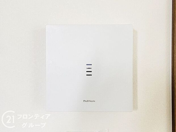 【防犯設備】スマホ対応のインターホン。家中どこにいてもスマホ1つで対応いただけます。また、宅配ボタンがあり自動応答も可能◎