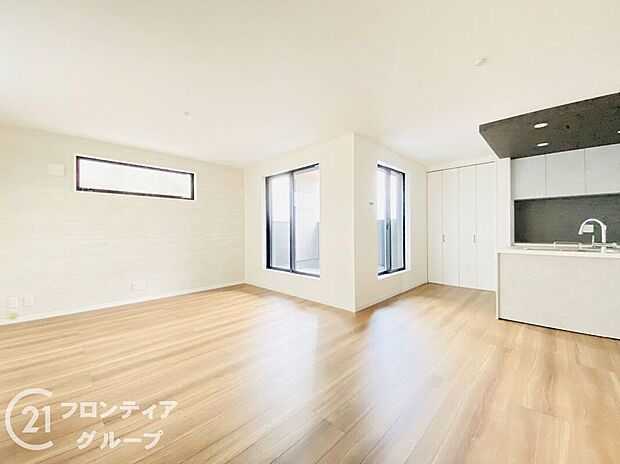 【リビング】統一感のあるおしゃれな空間を女性コーディネーターがご提案させていただきます。家具を併せてご購入していただくことも可能です。問い合わせください