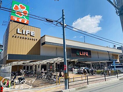 ライフ守口滝井店 460m