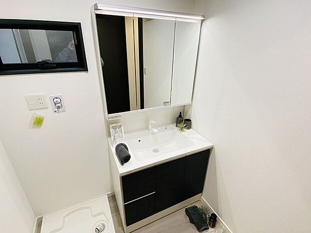 【洗面】洗髪洗面化粧台で朝の身支度もはかどります
