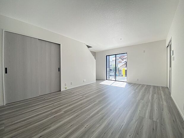 統一感のあるおしゃれな空間を女性コーディネーターがご提案させていただきます。家具を併せてご購入していただくことも可能です