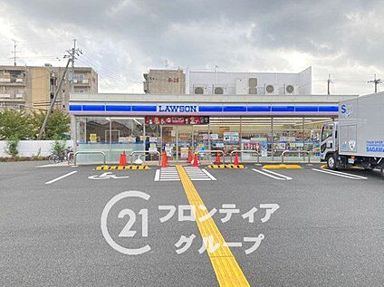 ローソン交野梅が枝住宅前店 380m