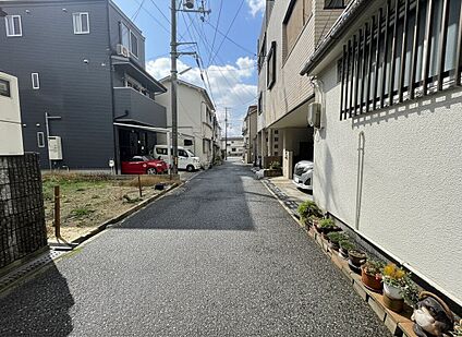 前面道路含む外観