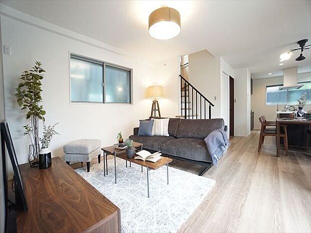 ＼同仕様写真／カジュアルでありながらどこか懐かしさを感じさせる風合いは家具や小物の素材感を引き立ててくれます