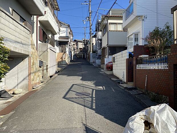 【前面道路含む外観】【現地前道】センチュリーグループにて全国規模の表彰経験多数あり!当社が自信をもってお客様にピッタリの物件をご提案いたします【不動産のプロにお任せください!】