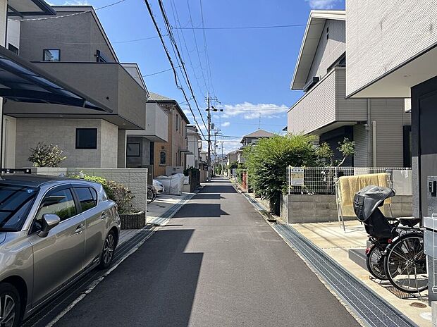 【前面道路含む外観】【現地写真】センチュリーグループにて全国規模の表彰経験多数あり!当社が自信をもってお客様にピッタリの物件をご提案いたします【不動産のプロにお任せください!】
