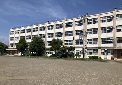 横浜市立六浦中学校 1146ｍ(15分)