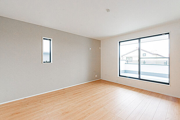 【☆☆　家族にやさしいお部屋　☆☆】全居室角部屋♪
部屋割りでもめることがない設計。
窓も全居室2箇所ありますので
「日当たり」「風通し」良好！そして収納も大きいのでストレスフリーな空間♪
