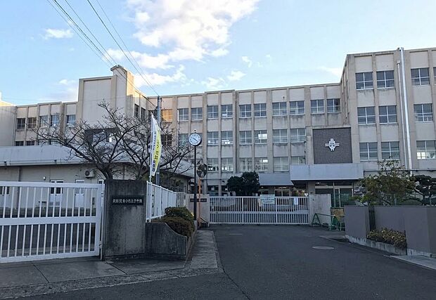 高松市立仏生山小学校まで約 1,290~1,320m(徒歩 17分)
