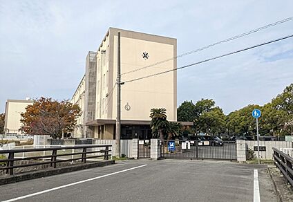 高松市立木太南小学校  約 790～820m(徒歩 10～11分)