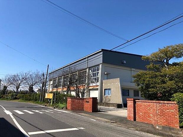 木更津市立岩根中学校（約2,374m）