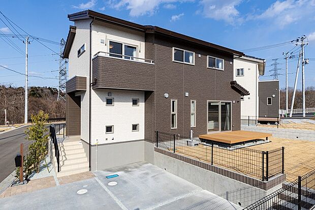 (No.9)シンプルなデザインながらおしゃれな配色の外観デザインです。