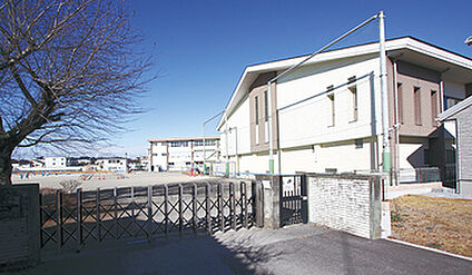 石井小学校 約1900m～1950m(徒歩約24～25分)