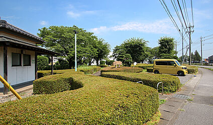 ふれあい通り公園 約450m～800m(徒歩約6～10分)