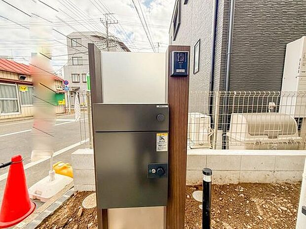 【【宅配ボックス】】ネットショッピングなどでお買い物したものの受け取りに手間が省けます。