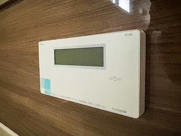 【【浴室コントロールパネル】】多彩な機能満載のリモコンは、毎日のお風呂ライフをより楽しく便利にしてくれる機能がいっぱいです。

