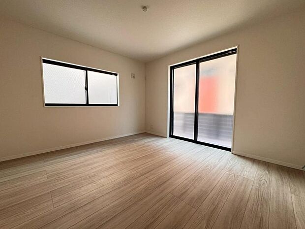 全室ゆとりある設計。お子様が大きくなっても手狭になることなくのびのびと生活頂けます。一人一人の個性溢れるお部屋創りを楽しんで頂けます。