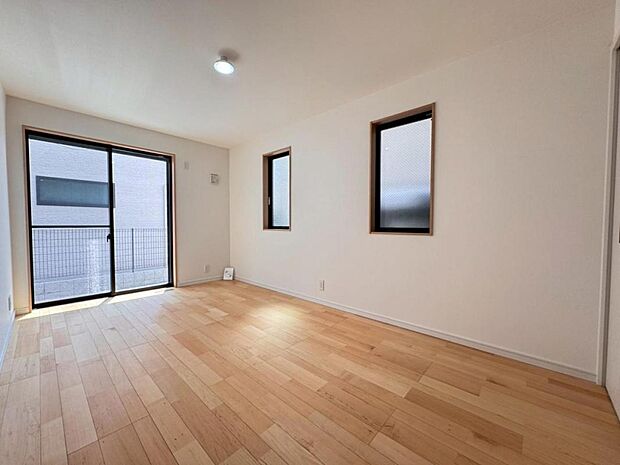 全室ゆとりある設計。お子様が大きくなっても手狭になることなくのびのびと生活頂けます。一人一人の個性溢れるお部屋創りを楽しんで頂けます。