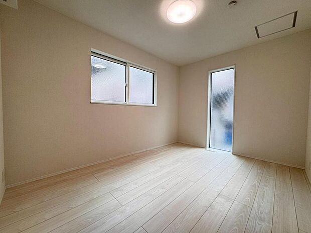 全室ゆとりある設計。お子様が大きくなっても手狭になることなくのびのびと生活頂けます。一人一人の個性溢れるお部屋創りを楽しんで頂けます。
