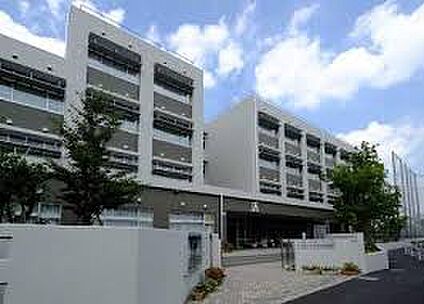 世田谷区立世田谷中学校 791m