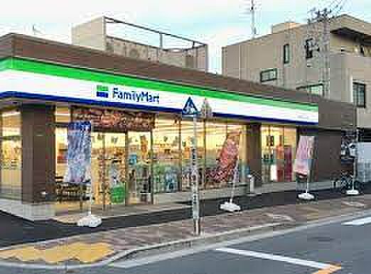 ファミリーマート 練馬桜台店（約667m）