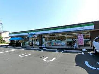 ファミリーマート 杉並宮前五丁目店 712m