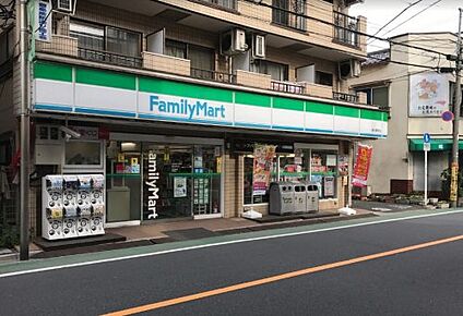 ファミリーマート 熊代栄町店 245m
