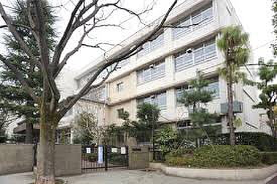 板橋区立板橋第一中学校(約757m)