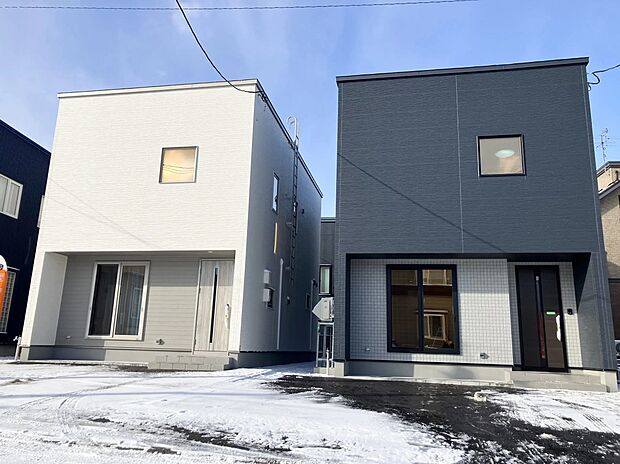 直線的なフォルムが美しい四角い外観デザイン。シンプルで洗練された佇まいが街並みに映える、モダンな印象の住まいです。