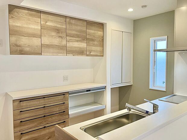 【キッチン(3号棟)】収納力抜群のキッチン!ビルトイン食洗機も完備されていて忙しい主婦の味方になりそうですね♪