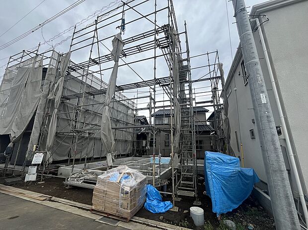 【7号棟】
現在大工工事中となります！