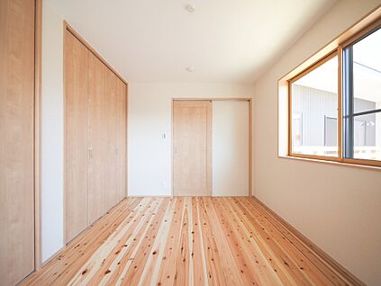 ゆとりある収納を備えた洋室参考画像（PENTHOUSE）