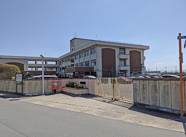 斑鳩町立斑鳩東小学校（約620m）