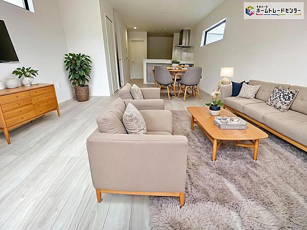 ≪Living room≫
ゆっくりくつろげるLDKに家族みんなが集まるコミュニケーションハウス。
※家具をCGで加工しており、家具付き販売ではございません。