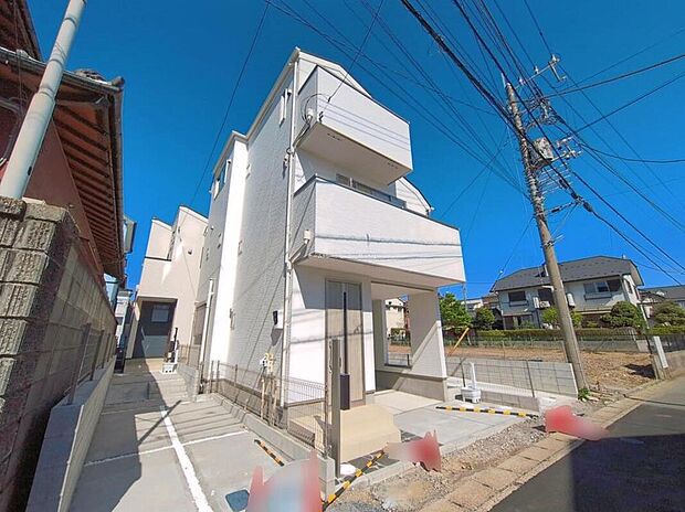≪現地ご案内は便利なネット予約も可能です！お気軽にお問い合わせください♪≫
南からの陽光たっぷり降りそそぐ明るいお住まいです。どのお部屋も、採光良好な風通しの良い快適な空間となっております。