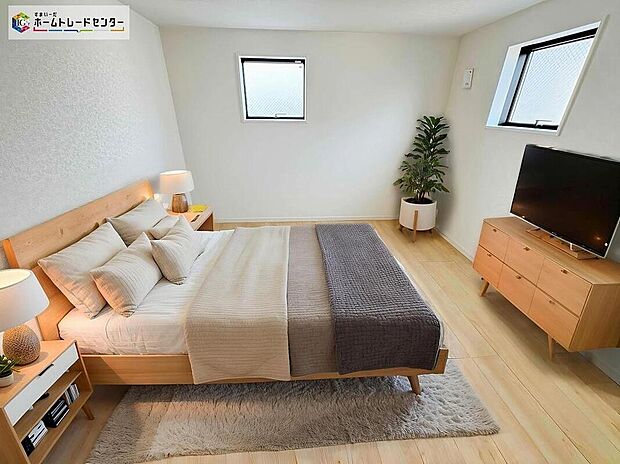 ≪Room≫
心地良い風を感じられる全居室2面採光!風通しがよく効果的に空気の入れ替えができます☆
※家具をCGで加工しています。家具付き販売ではございません。