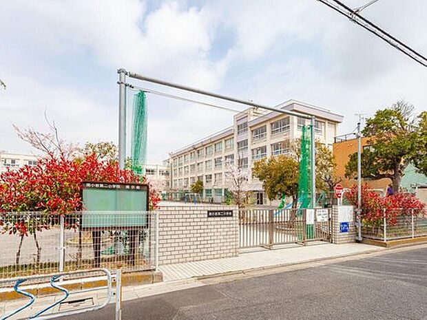 江戸川区立南小岩第二小学校(約210m)