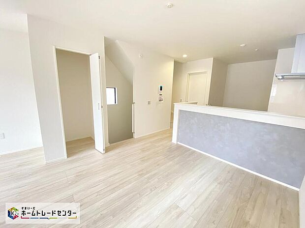 【収納】ついつい散らかりがちなリビングにも物入れが備わっているのは嬉しい。
ずっと住み続ける家だから、暮らしやすさも大切に考えています。