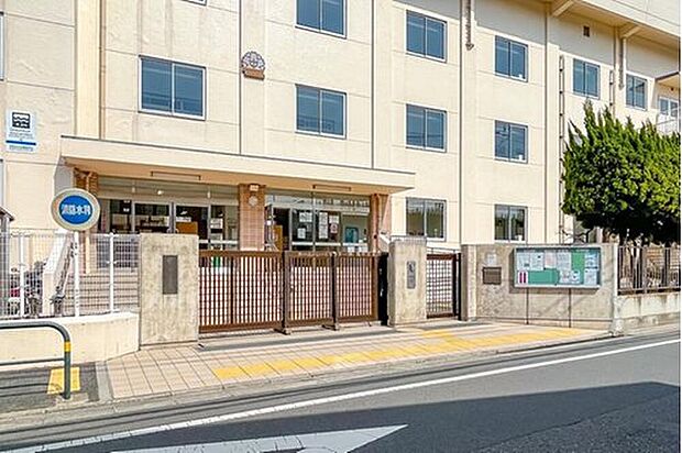 足立区立第十二中学校(約1,900m)