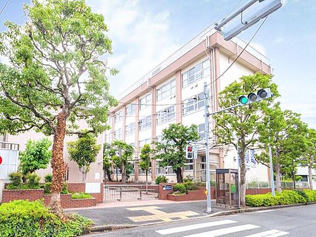江戸川区立西一之江小学校(約821m)